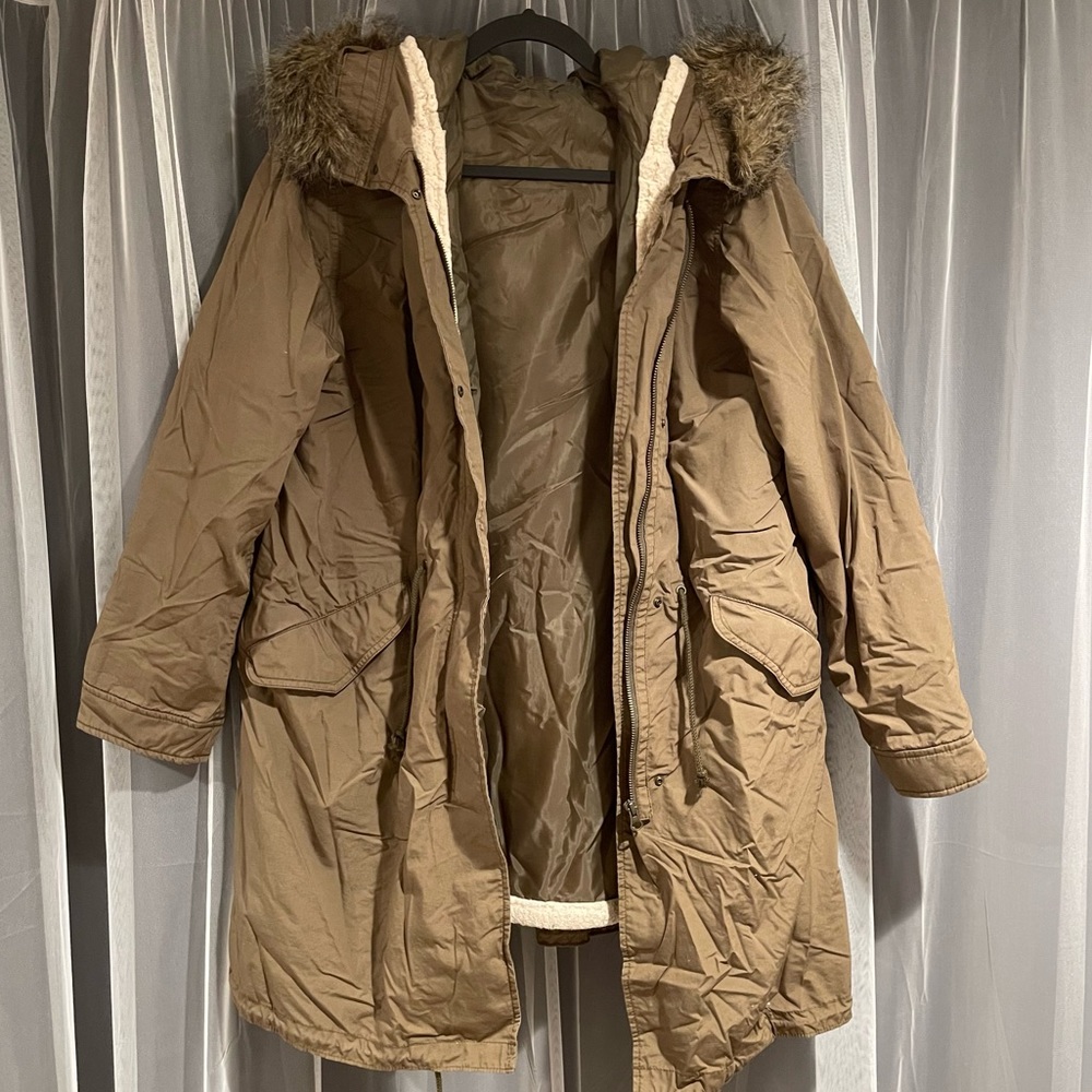 UNIQLO - Anorak Coat with hood and detachable lining.